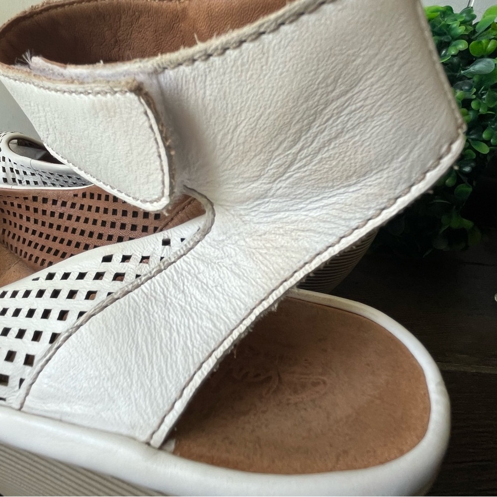 Clarks Clarene Prima Leather Wedge White Sandals Size 9.5 - Picture 15 of 15